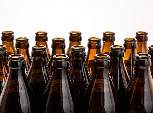 Dziesiątki pustych, brązowy butelek piwa niemiecki — Zdjęcie stockowe