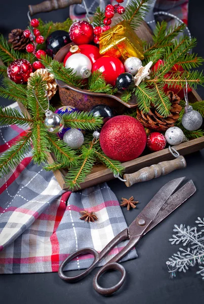 Decoraciones caseras de Navidad en la oscuridad — Foto de Stock