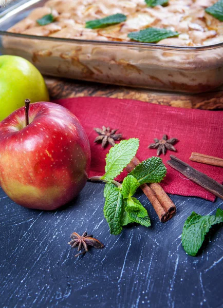 Apple pie on dark rustic background — Stock Photo, Image