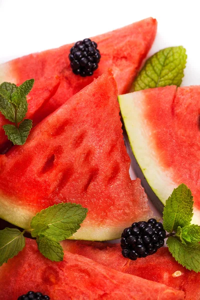 Wassermelonenscheiben Und Minzblätter Auf Weißem Hintergrund Gesunde Vegetarische Kost — Stockfoto