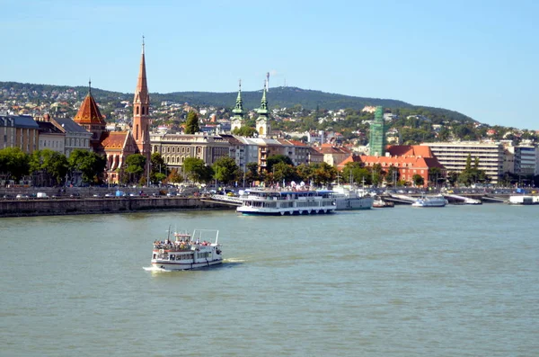 Budapest Hongarije 2019 Plezierboot Het Water Donau — Stockfoto