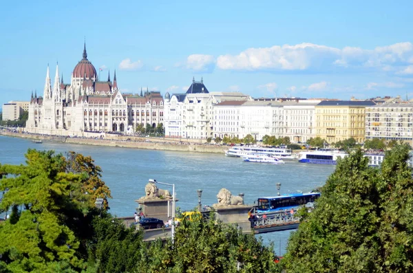 Boedapest Hongarije 2019 Vroeg Herfst Warm Zonnig Uitzicht Het Stadhuis — Stockfoto