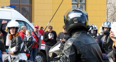 Odessa, Ukrayna - 04 01 2019: Odessa şehrinin geçit töreninde motorcular