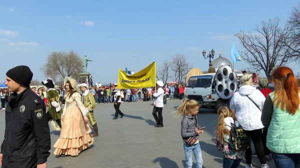 Odessa Ukrajina 2019 Primorsky Boulevard Dubnový Průvod Herců Počest Svátku — Stock fotografie