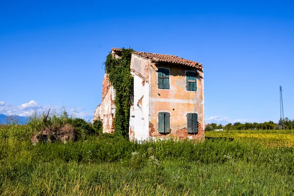 Photo Une Maison Abandonnée Extérieur — Photo