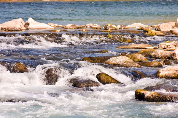 Foto Van Een Prachtige Waterval Met Waterval — Stockfoto