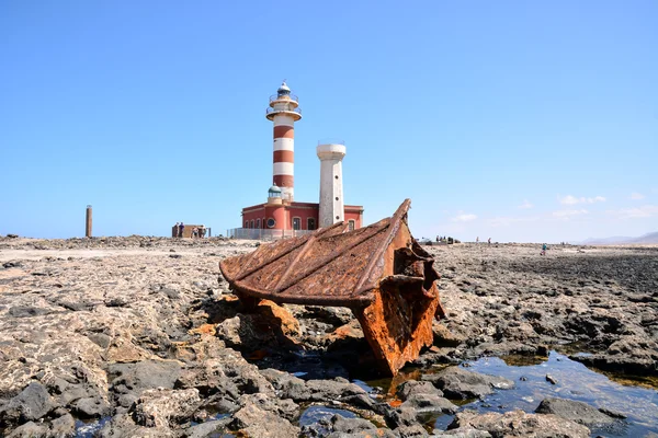 Vecchio faro vicino al mare — Foto Stock