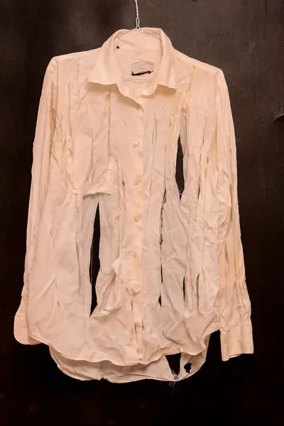 Velho Vintage Arruinado Grunge Branco Camisa Roupas — Fotografia de Stock