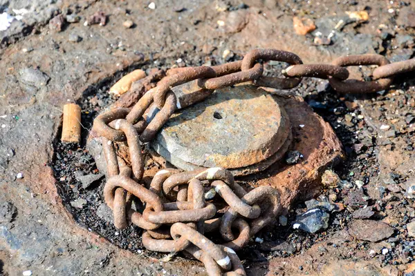 海军旧生锈链环的照片 — 图库照片