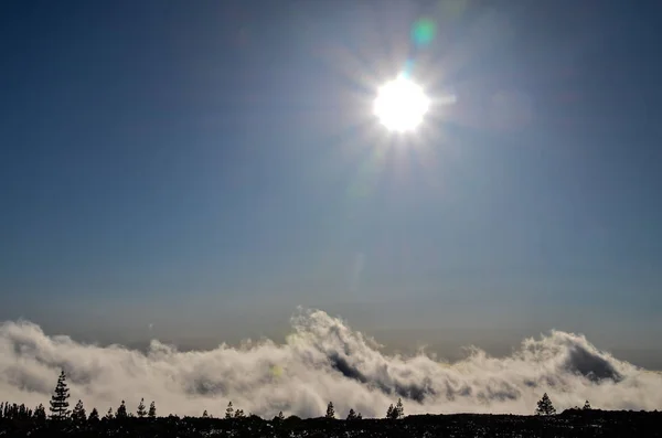 Sun Star Sur Ciel Bleu Dessus Une Silhouette Montagne Gran — Photo