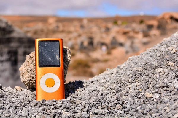 Objeto no deserto seco — Fotografia de Stock