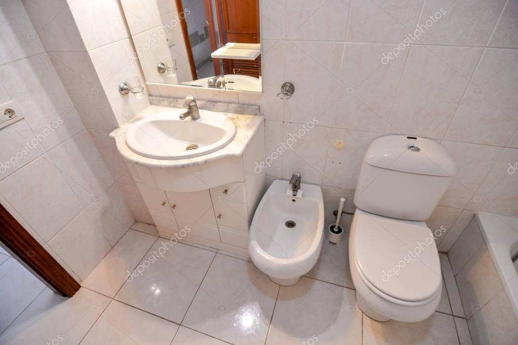 Interior de baño blanco puro: fotografía de stock © underworld1