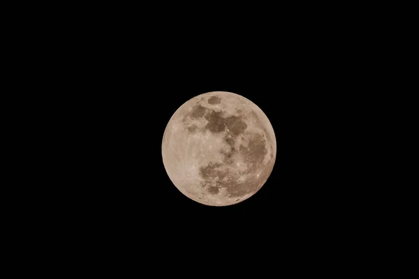 Luna en el cielo nocturno — Foto de Stock