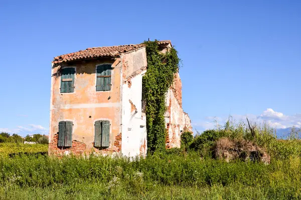 Maison abandonnée Extérieur — Photo