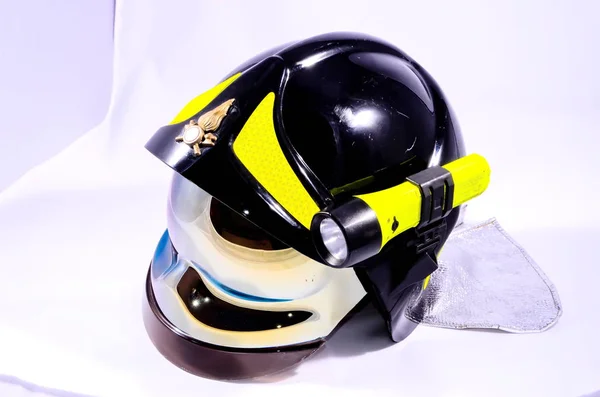 Casco de bombero italiano negro —  Fotos de Stock