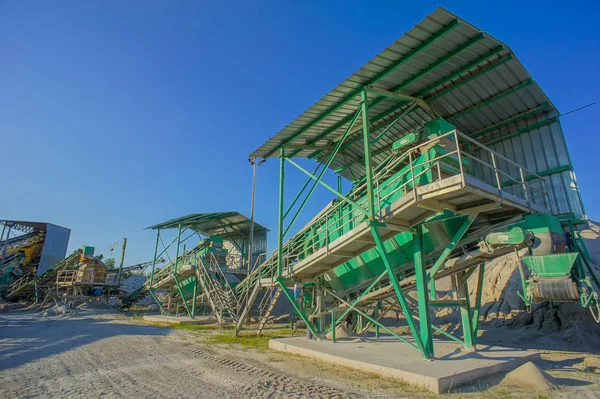 Industriella grus stenbrottet — Stockfoto