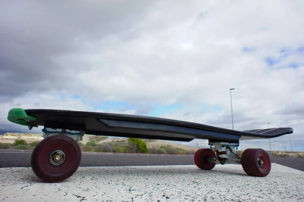 Vintage Style Longboard Black Skateboard — Stock Photo, Image