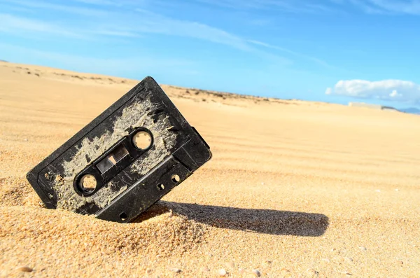 Obiect în deșertul uscat — Fotografie, imagine de stoc