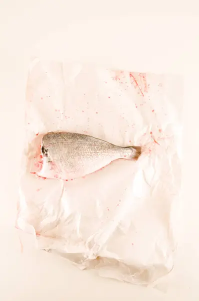 新鮮などらだ魚が鯛を飾り — ストック写真