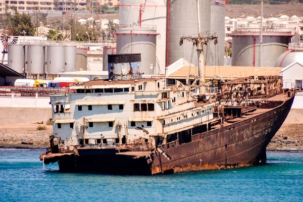船舶在兰萨罗特岛岛残骸 — 图库照片