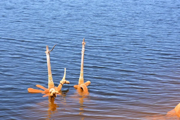 Lago poluído vermelho — Fotografia de Stock