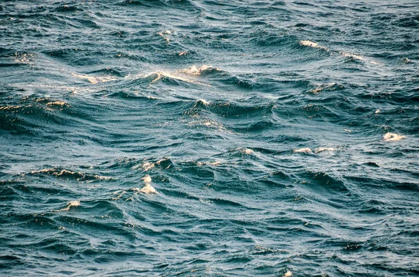 Detaillierte Textur des Meerwassers — Stockfoto