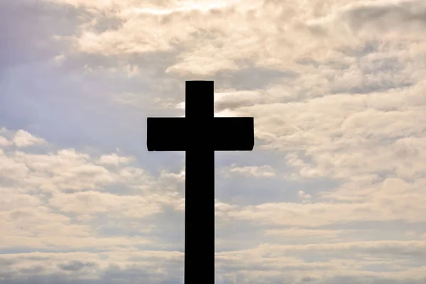 Силуэт креста — стоковое фото