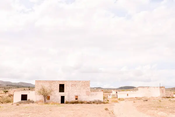Opuszczona Desert House Exterior — Zdjęcie stockowe