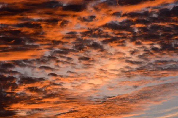 Kaunis värillinen auringonlasku — kuvapankkivalokuva