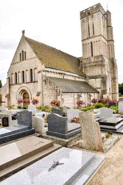 Iglesia medieval de piedra en Francia — Foto de Stock