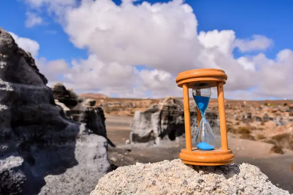 Objeto en el desierto seco —  Fotos de Stock