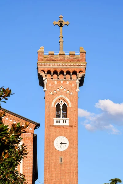 古典的な時計塔の上 — ストック写真