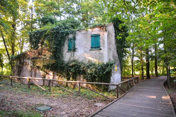 Maison abandonnée Extérieur — Photo