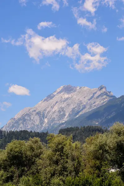 Panorama-Blick auf die Gipfel der Alpen Hintergrund — Stockfoto
