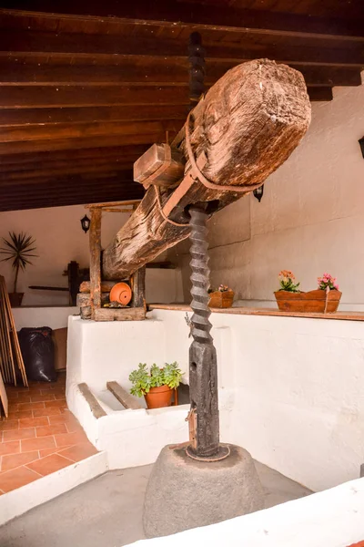 Vecchio torchio di legno spagnolo — Foto Stock