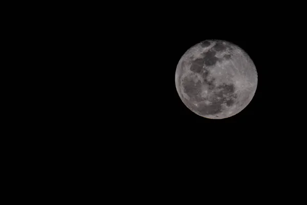 Maan in de nacht hemel — Stockfoto