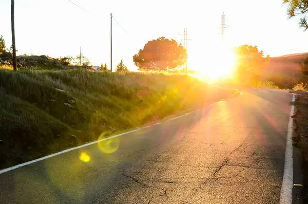 Uzun süre yalnız yol — Stok fotoğraf