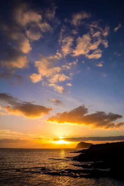 Die Sonne geht im Meer unter — Stockfoto