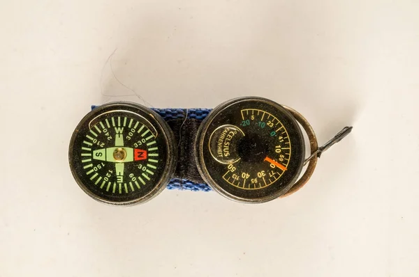 Detailní Záběr Vodní Kompas Objekt Bílém Pozadí — Stock fotografie