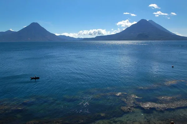 Volcanic Atitlan Lake Guatemala Small Boat — Stock Photo, Image