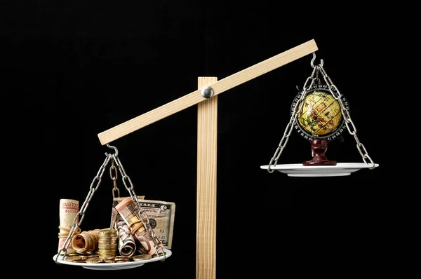 Globe Planet Earth Money Two Pan Balance — Stock Photo, Image