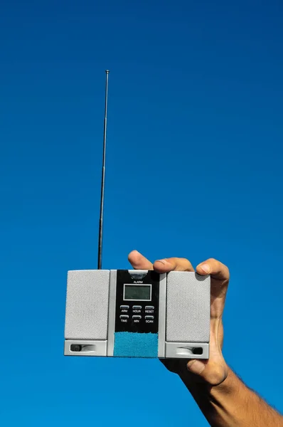 Alte Vintage Zwei Lautsprecher Graues Radio Blauen Himmel — Stockfoto