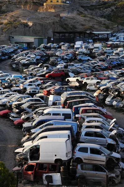 Schroot Yard Met Stapel Van Verpletterde Auto Tenerife Kanarie Eilanden — Stockfoto