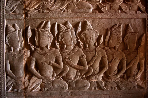 高棉文化一个浅浮雕雕像 — 图库照片