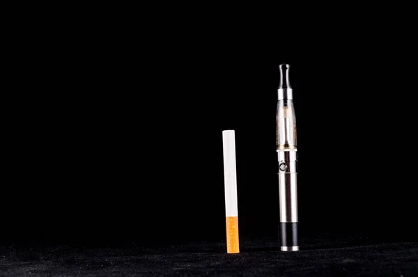 Moderno Vaporizzatore Elettronico Sigarette Cig Metallo — Foto Stock