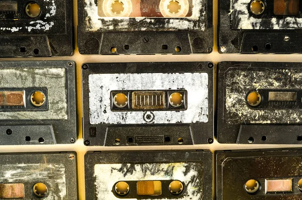 Ett urval av gamla ljudkassetter — Stockfoto
