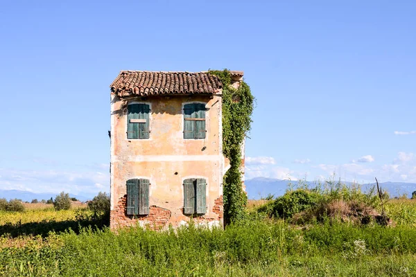 Photo Une Maison Abandonnée Extérieur — Photo