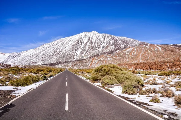 Zdjęcie Pokryty Śniegiem Mount Teide Tenerife Hiszpania — Zdjęcie stockowe