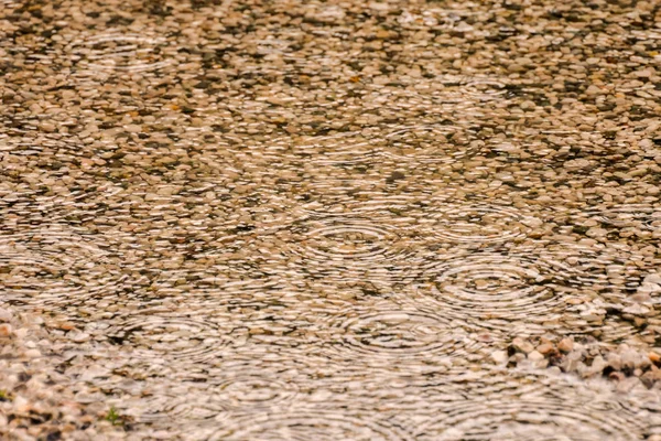 Zdjęcie Abstrakcyjne Rozmycie Tła Deszczu Spływającego Podłodze — Zdjęcie stockowe