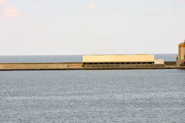 Limandaki Endüstriyel Limanın Fotoğrafı — Stok fotoğraf